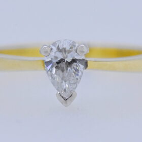 pear cut single stone diamond ring