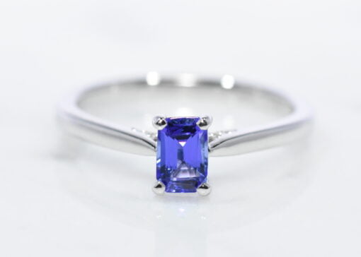 18ct White Gold Tanzanite Diamond Ring