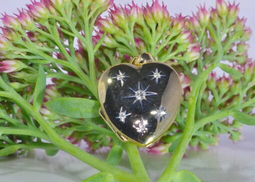 9ct Yellow Gold and Diamond Set Heart Locket - Image 3