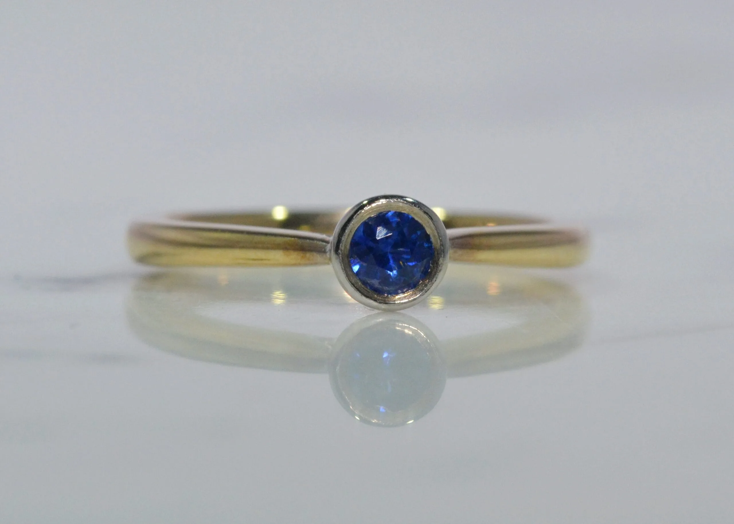yellow gold sapphire ring