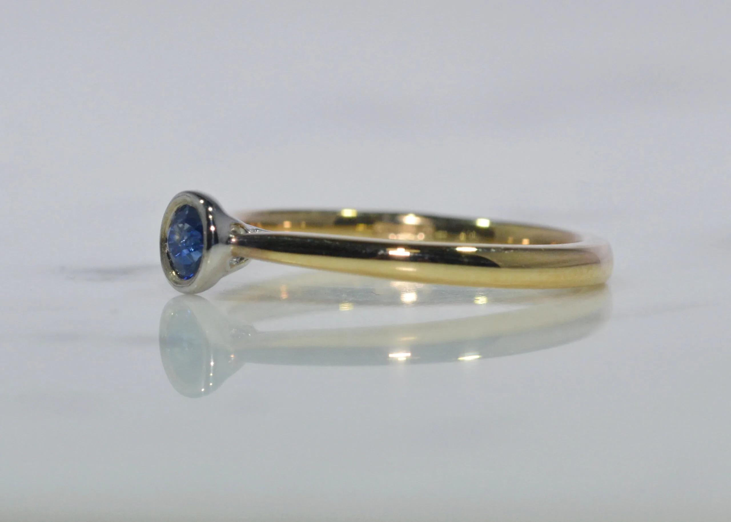 Blue Sapphire Single Stone Yellow Gold Ring - Image 2