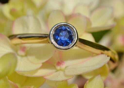 Blue Sapphire Single Stone Yellow Gold Ring - Image 3