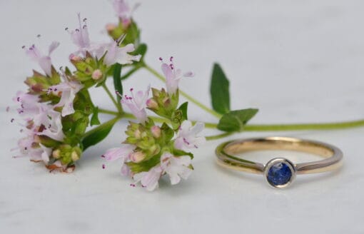 Blue Sapphire Single Stone Yellow Gold Ring - Image 4