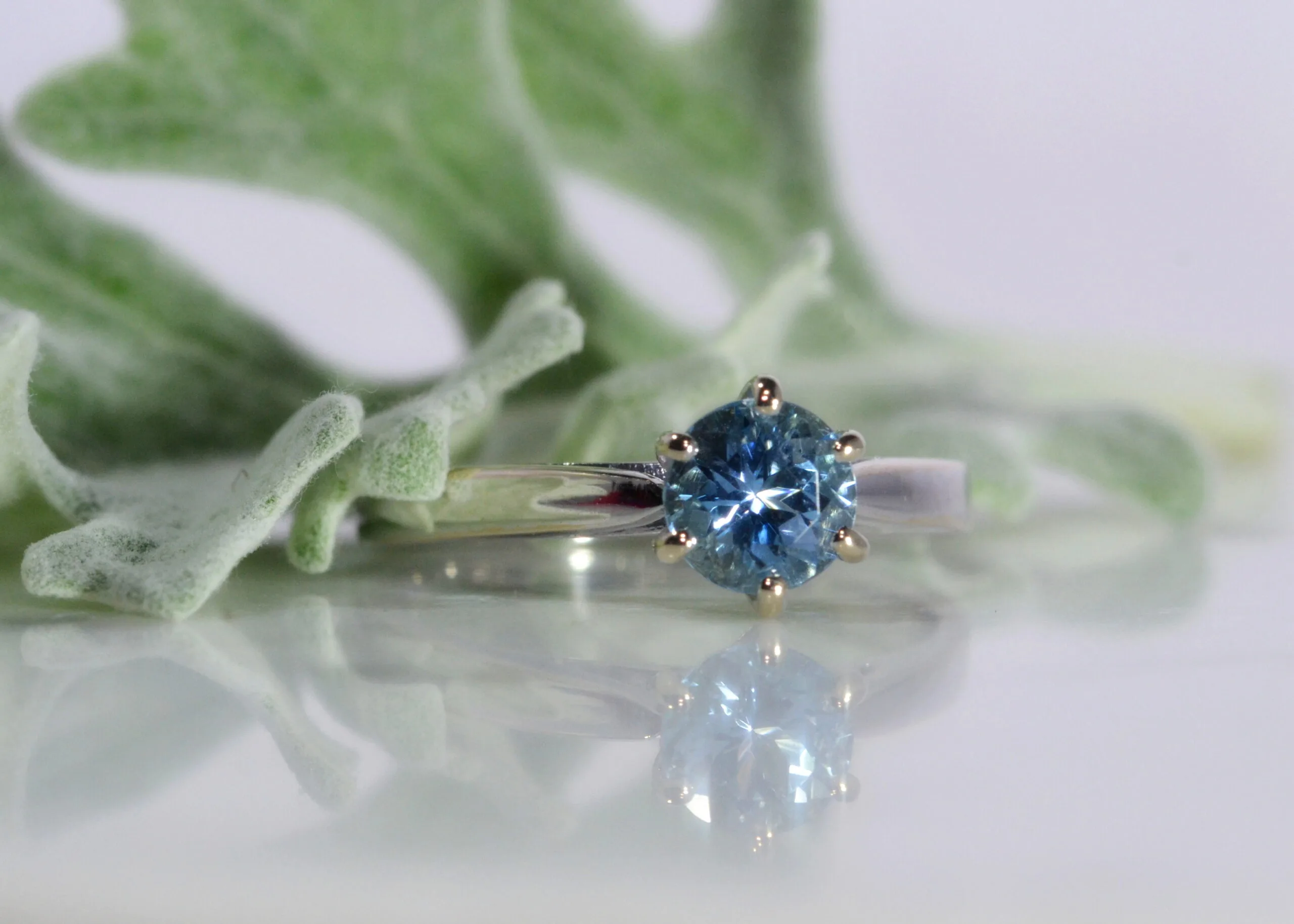 Aquamarine 18ct White Gold Solitaire Ring - Image 6
