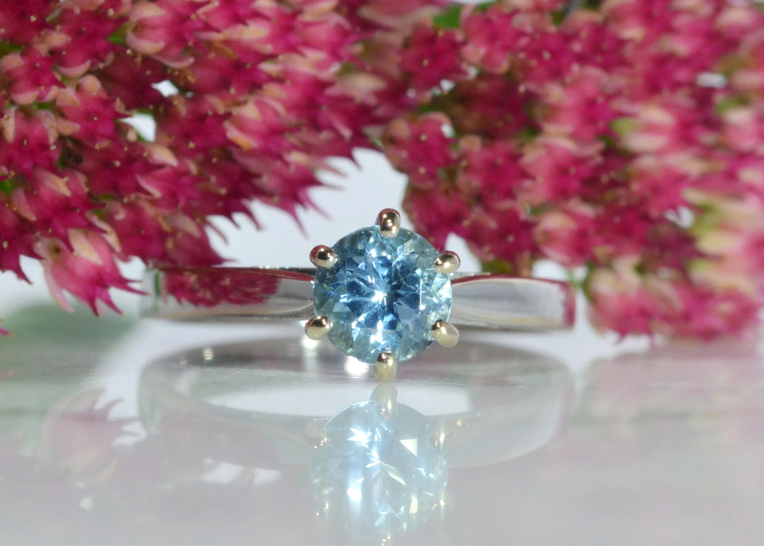 Aquamarine 18ct White Gold Solitaire Ring - Image 8