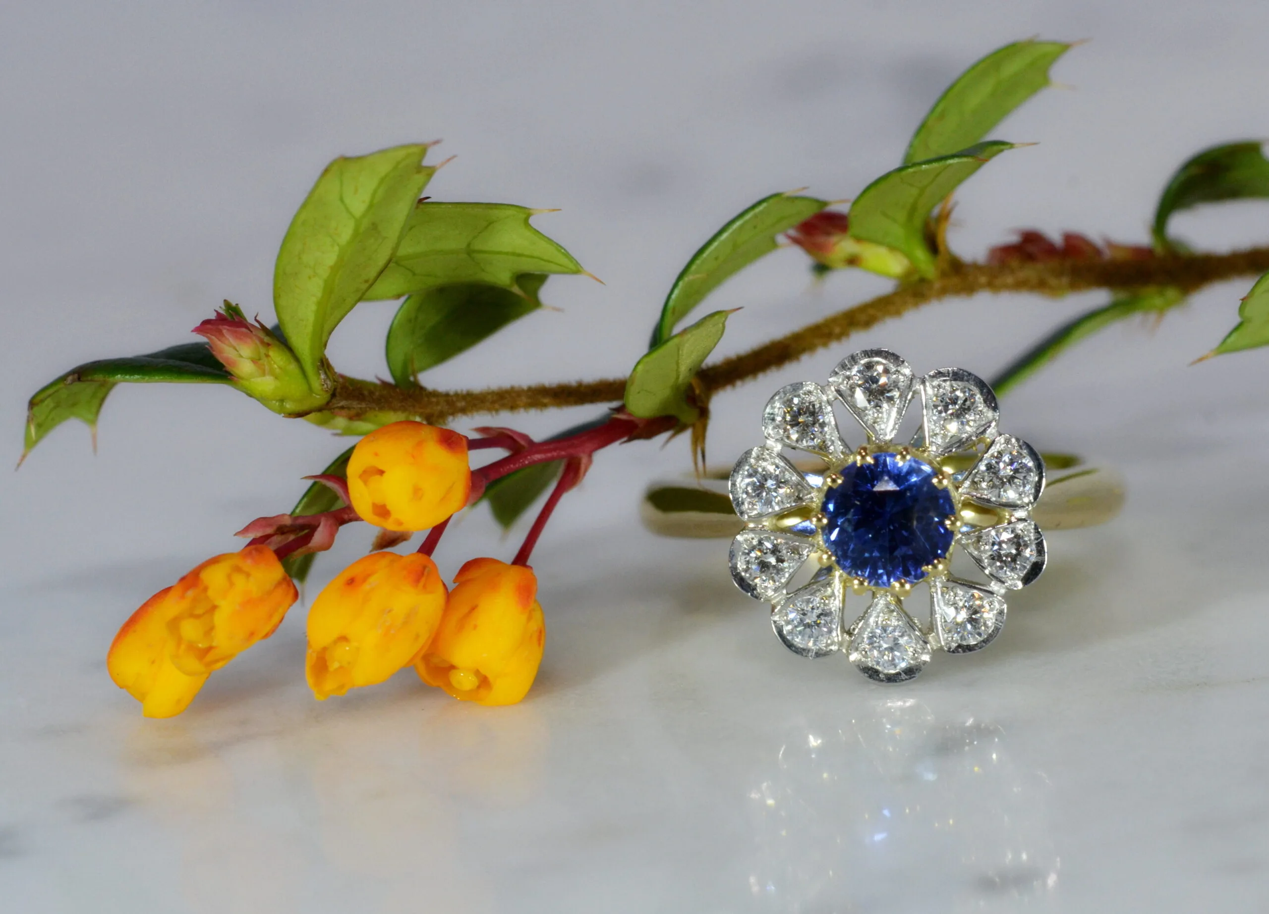 Sapphire and Diamond 18ct Gold Ring - Image 4