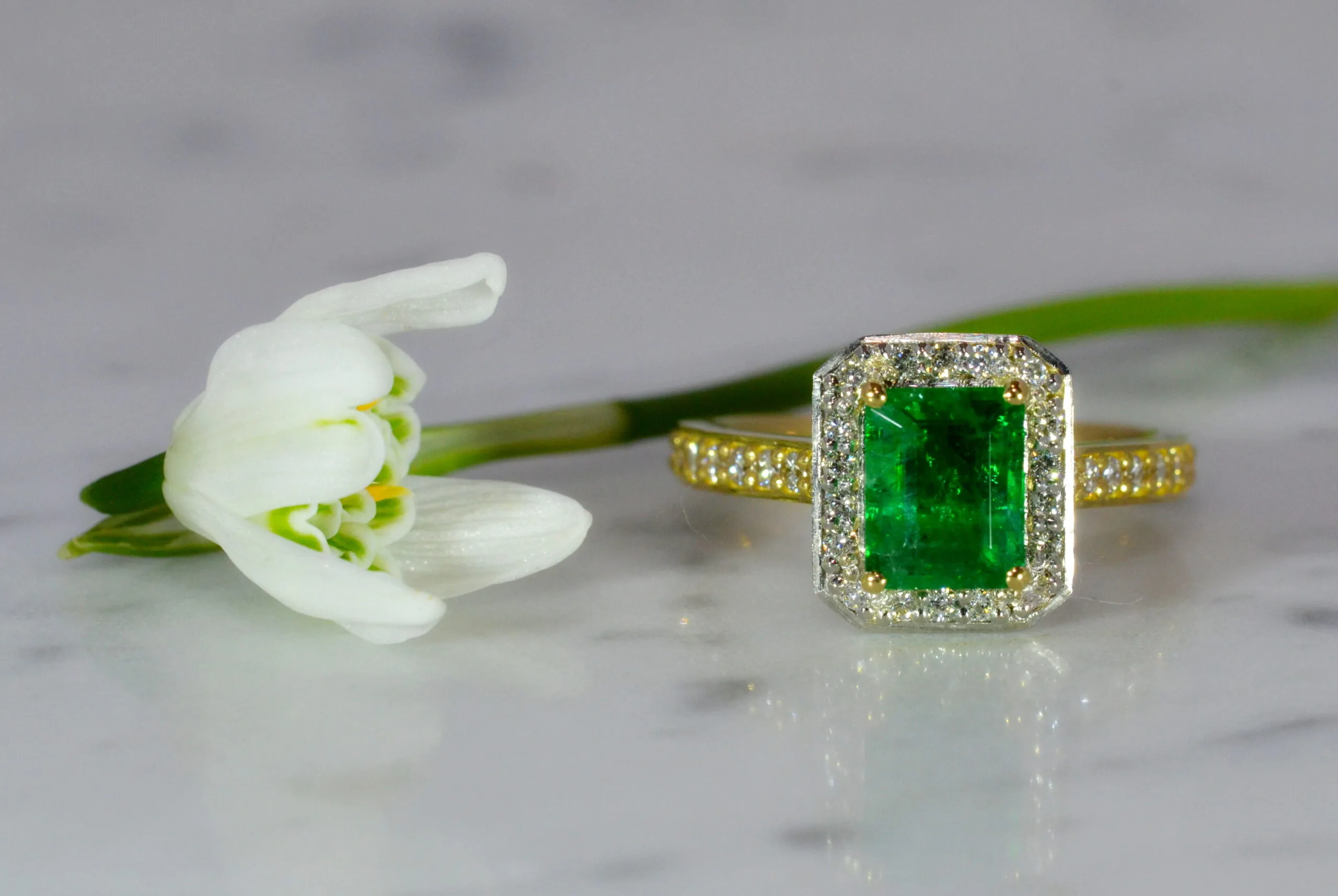 Emerald and Diamond set Cluster Ring - Image 6
