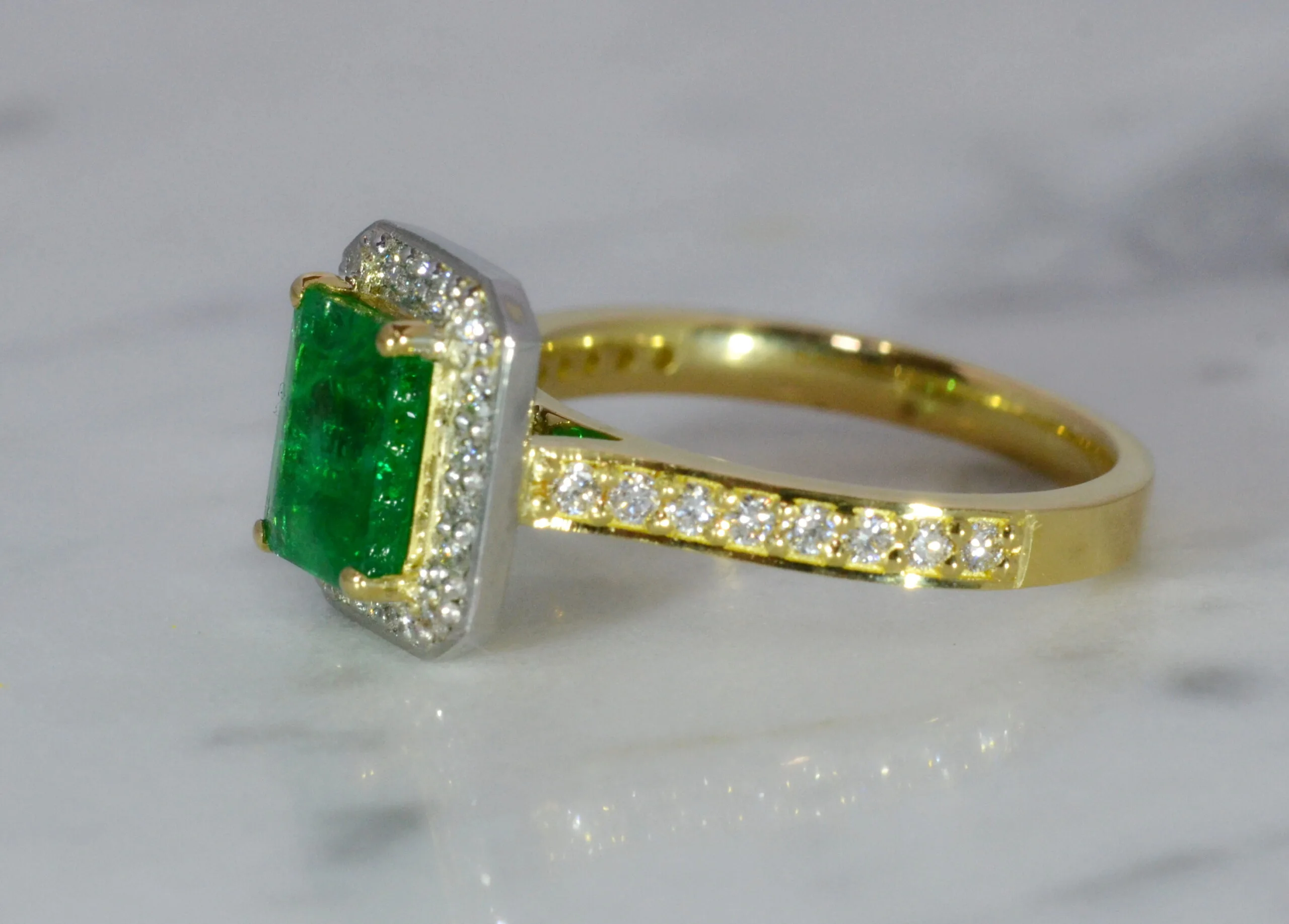 Emerald and Diamond set Cluster Ring - Image 2