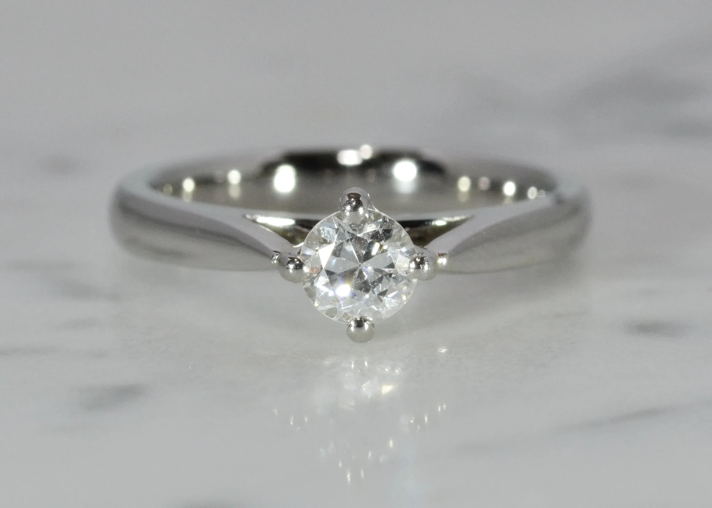 platinum single stone diamond ring