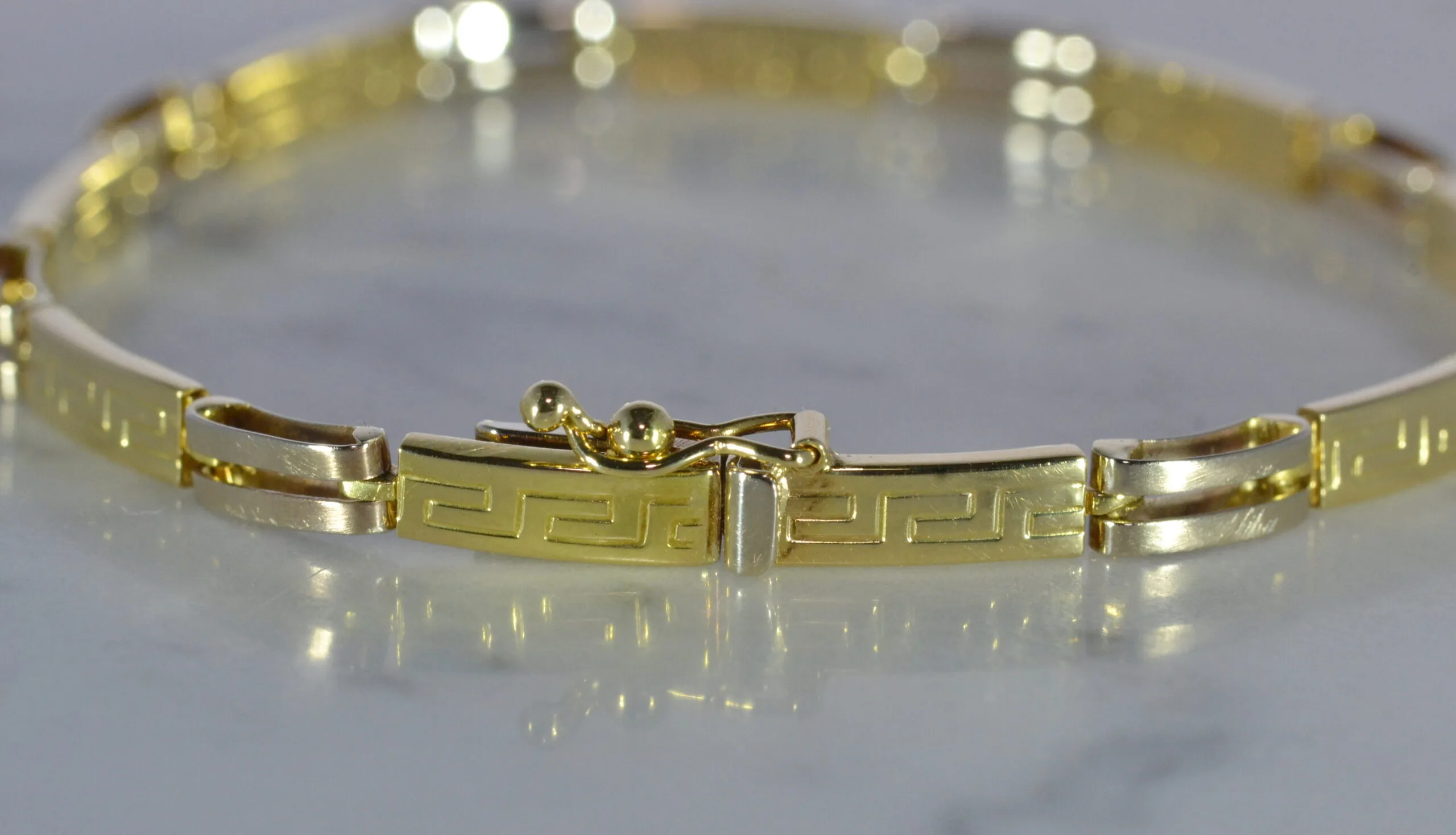 18ct Two Colour Panel Bracelet - Image 6