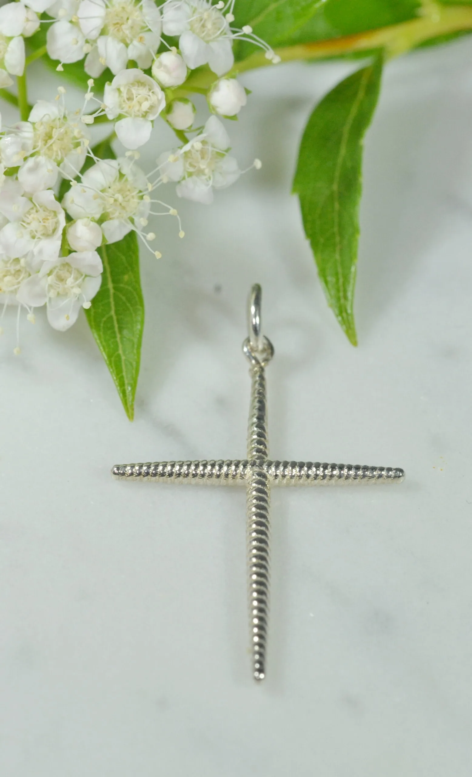 Large Ribbed Sterling Silver Cross Pendant - Image 3