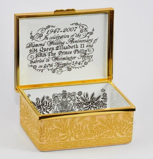 Diamond Wedding Anniversary Of Queen Elizabeth II And Prince Philip Limited Edition Enamel Box from Halcyon Days - Image 3